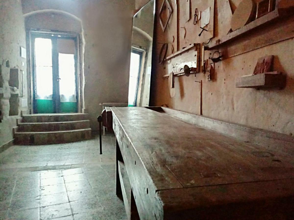 מטרה Cave Rooms Sassi מראה חיצוני תמונה
