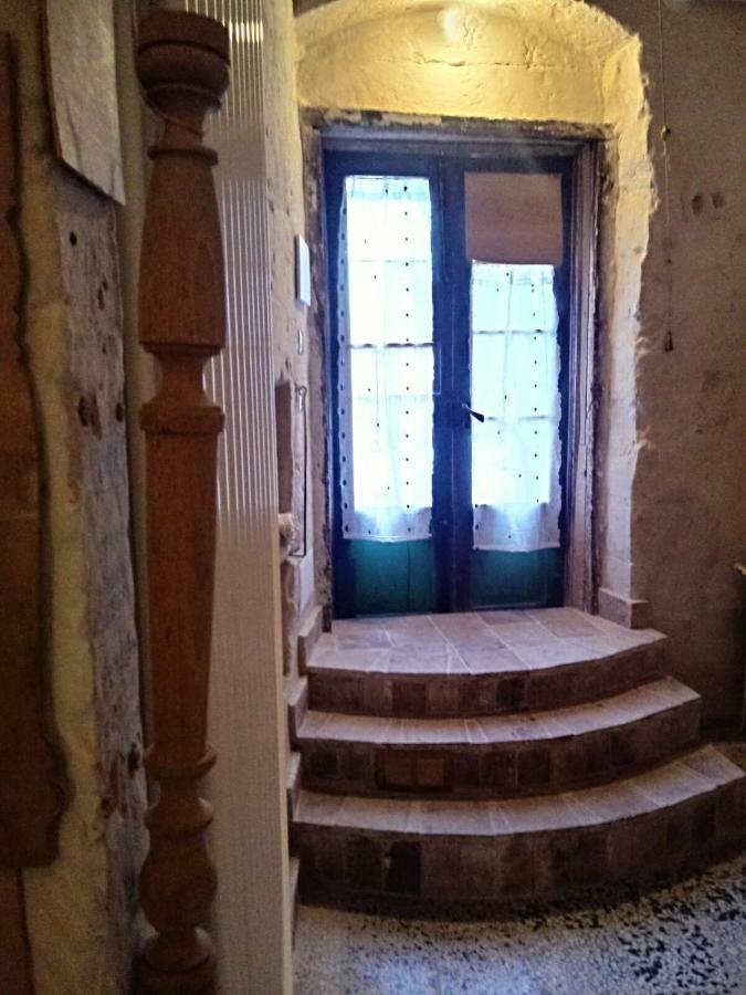 מטרה Cave Rooms Sassi מראה חיצוני תמונה