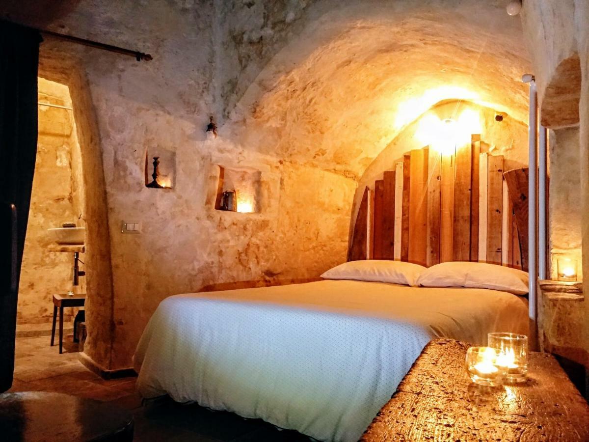מטרה Cave Rooms Sassi מראה חיצוני תמונה