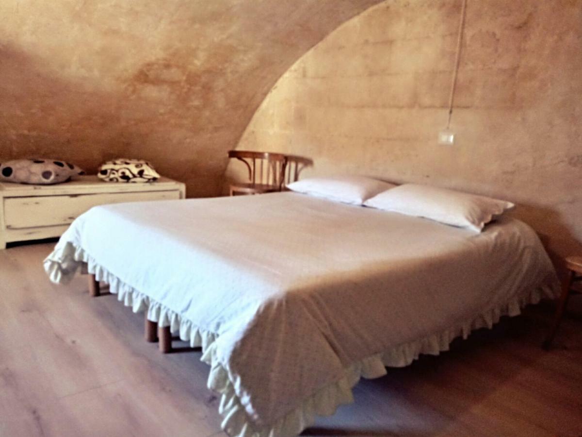 מטרה Cave Rooms Sassi מראה חיצוני תמונה