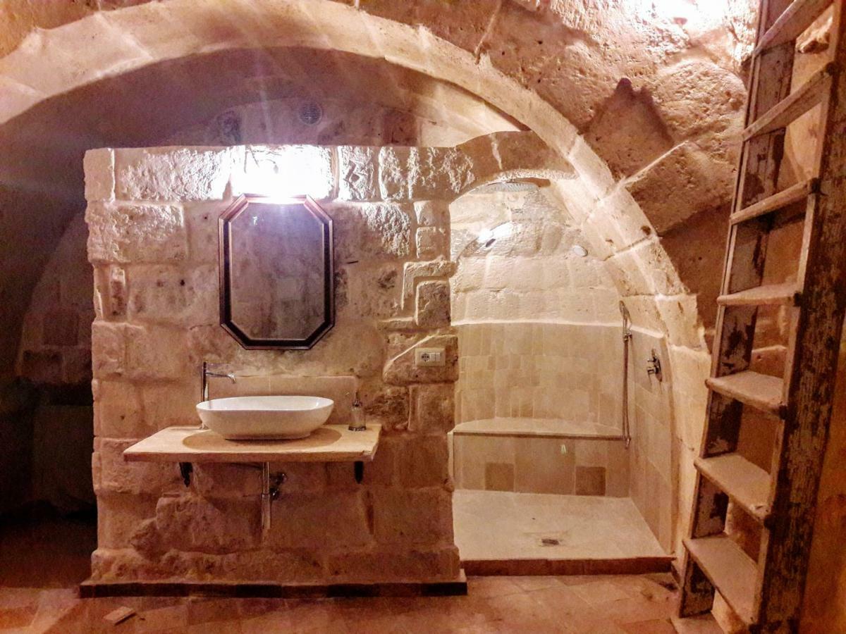 מטרה Cave Rooms Sassi מראה חיצוני תמונה
