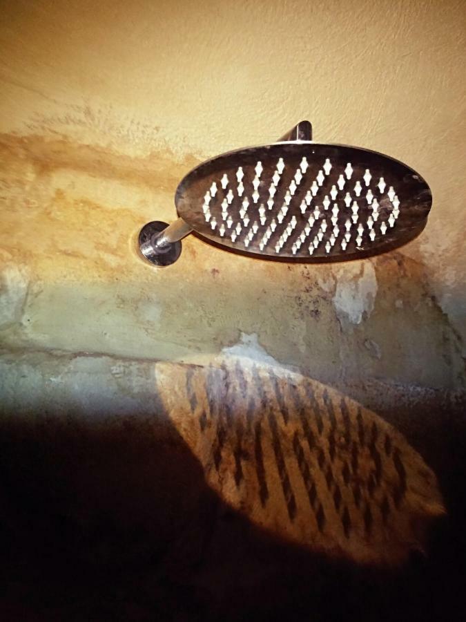 מטרה Cave Rooms Sassi מראה חיצוני תמונה