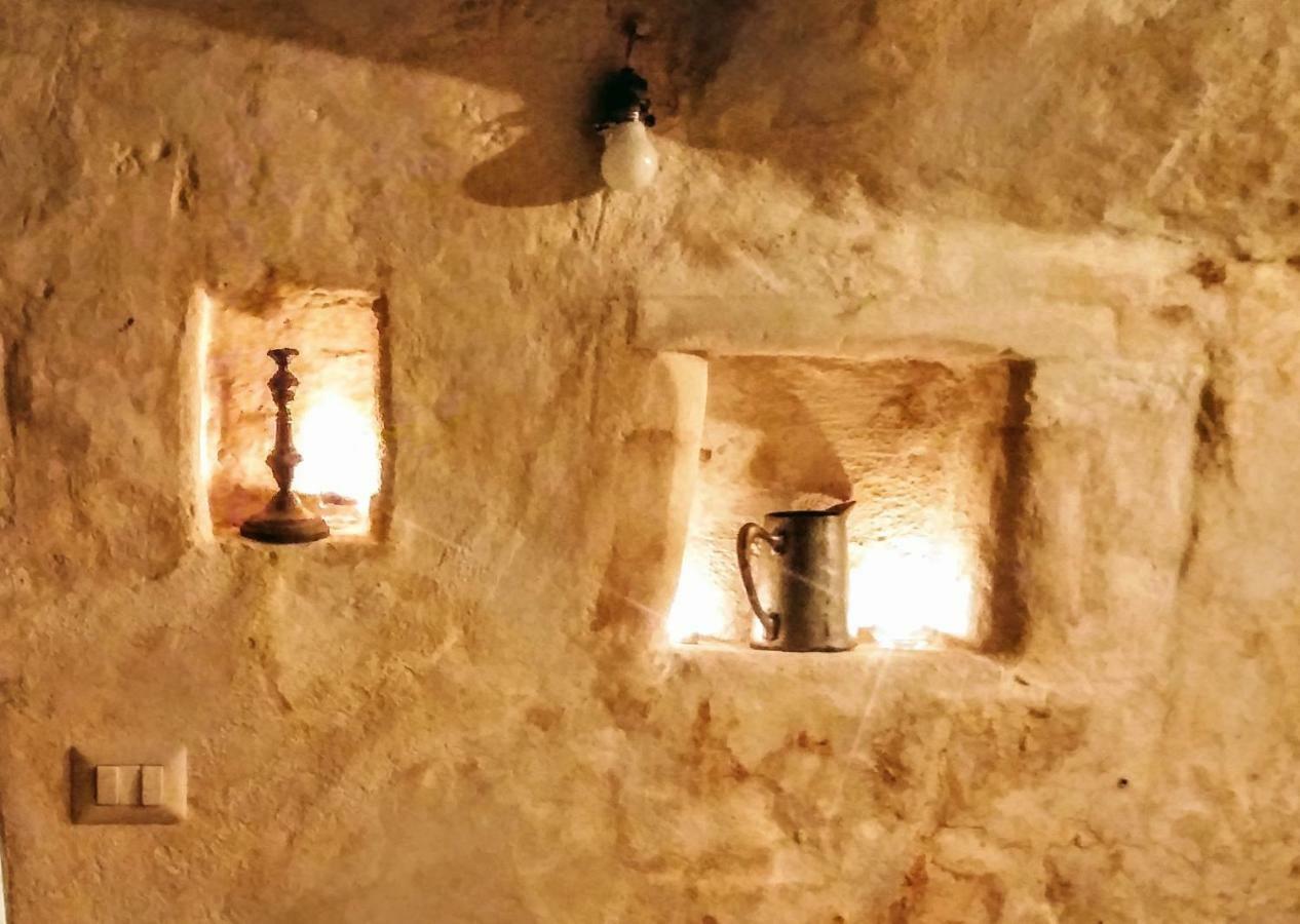 מטרה Cave Rooms Sassi מראה חיצוני תמונה