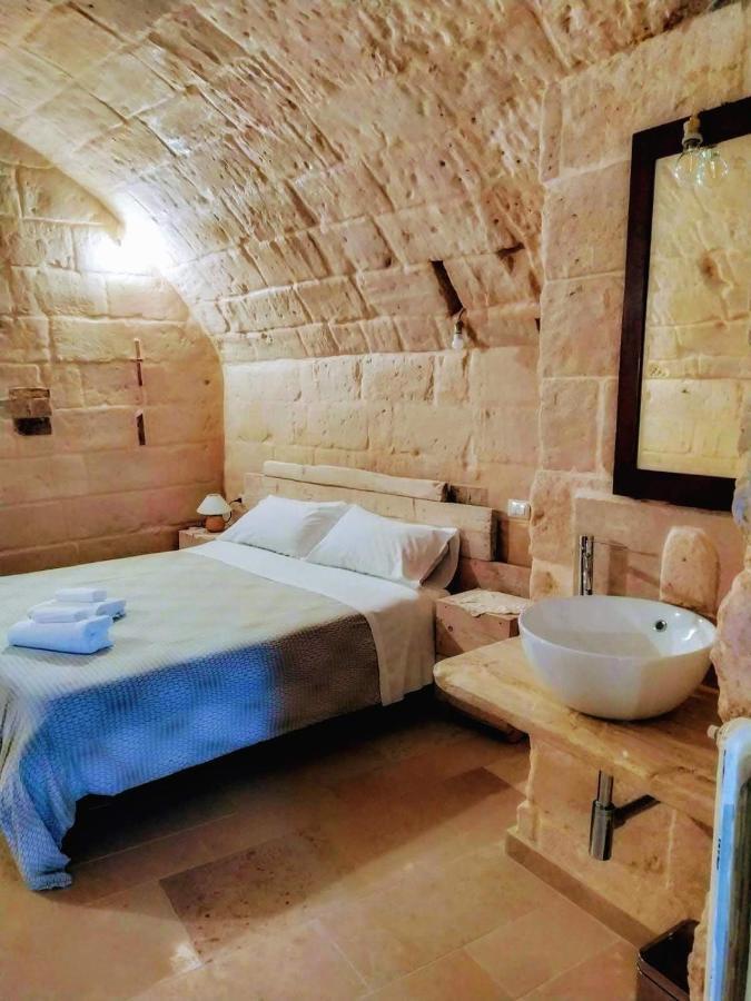 מטרה Cave Rooms Sassi מראה חיצוני תמונה